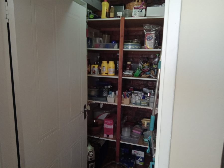 4 Bedroom Property for Sale in Noorsekloof Eastern Cape